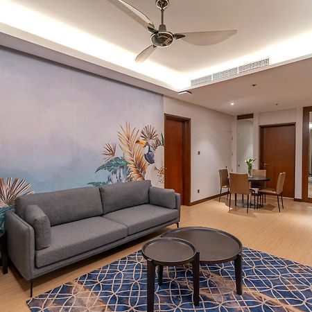 St Giles Gardens Kuala Lumpur Bagian luar foto A suite at the hotel