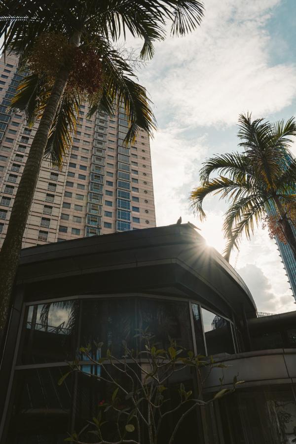 St Giles Gardens Kuala Lumpur Bagian luar foto The hotel's main entrance
